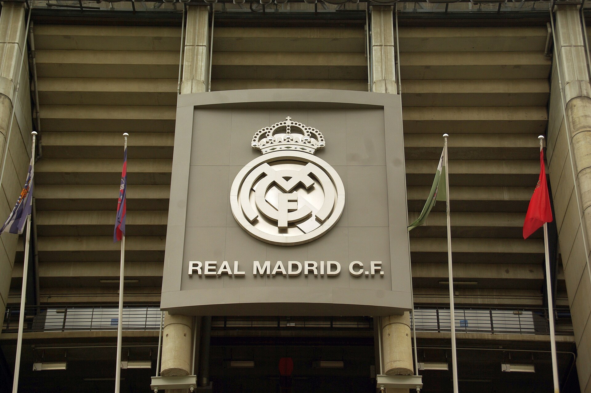 Imagem de referência de Real Madrid Club de Fútbol, descrito nos dados abertos como clube esportivo sediado em Madrid, Espanha