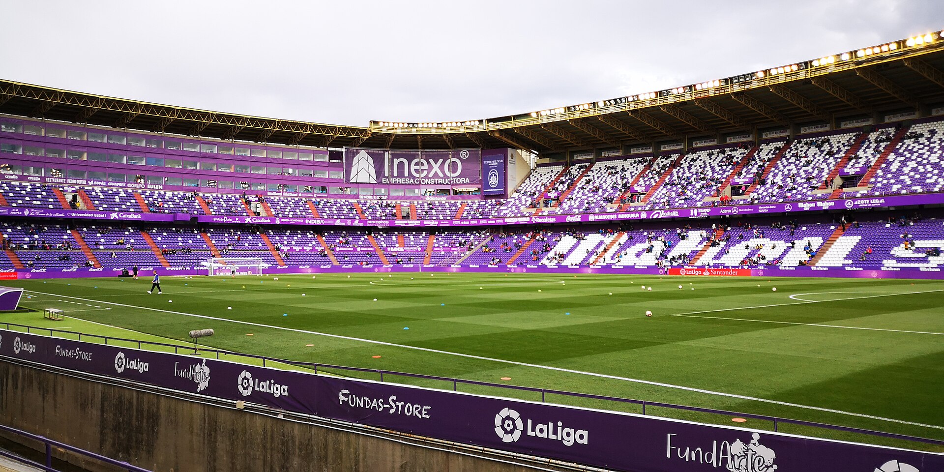 Imagem de referência de Real Valladolid Club de Fútbol, descrito nos dados abertos como clube de futebol espanhol