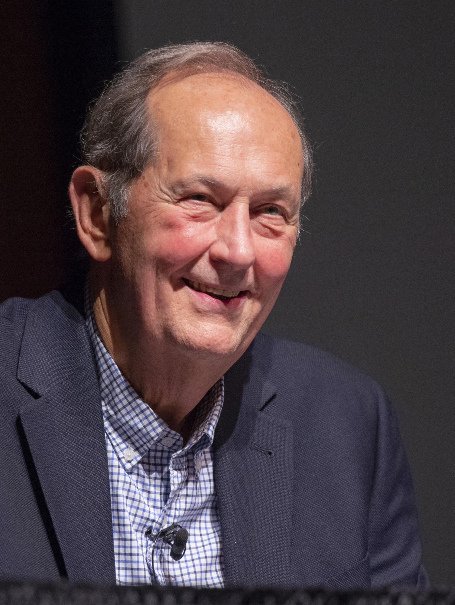 Imagem de referência de Bill Bradley, descrito nos dados abertos como basquetebolista estadunidense