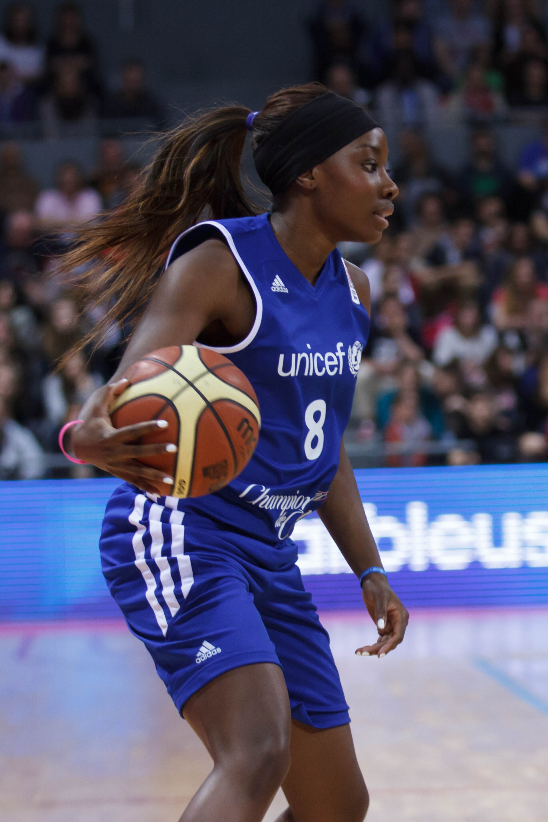 Imagem de referência relacionada a Carine Paul, item descrito como jogadora de basquetebol francesa