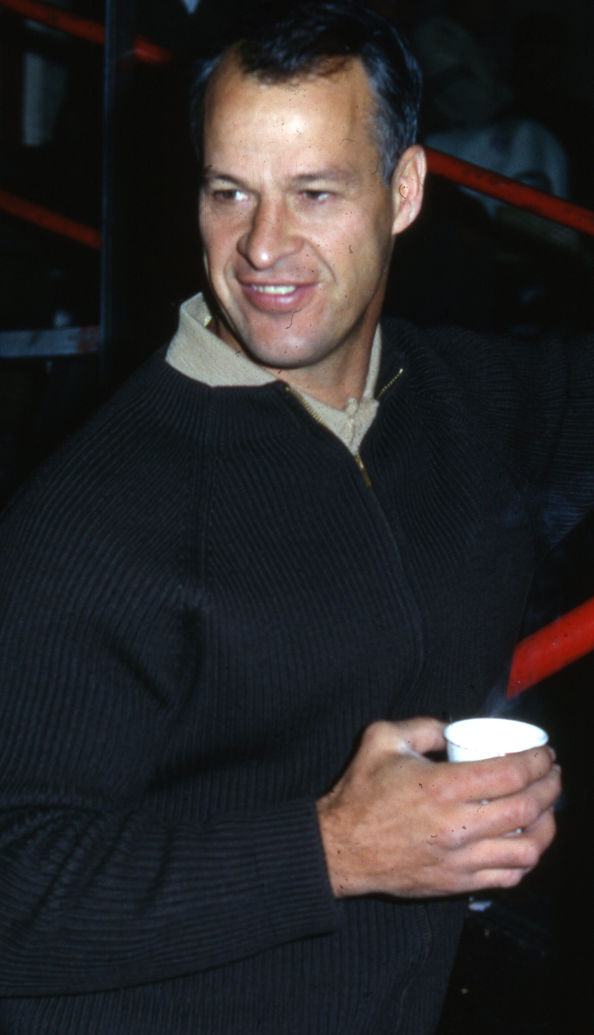 Imagem de referência de Gordie Howe, descrito nos dados abertos como jogador de hóquei no gelo canadense