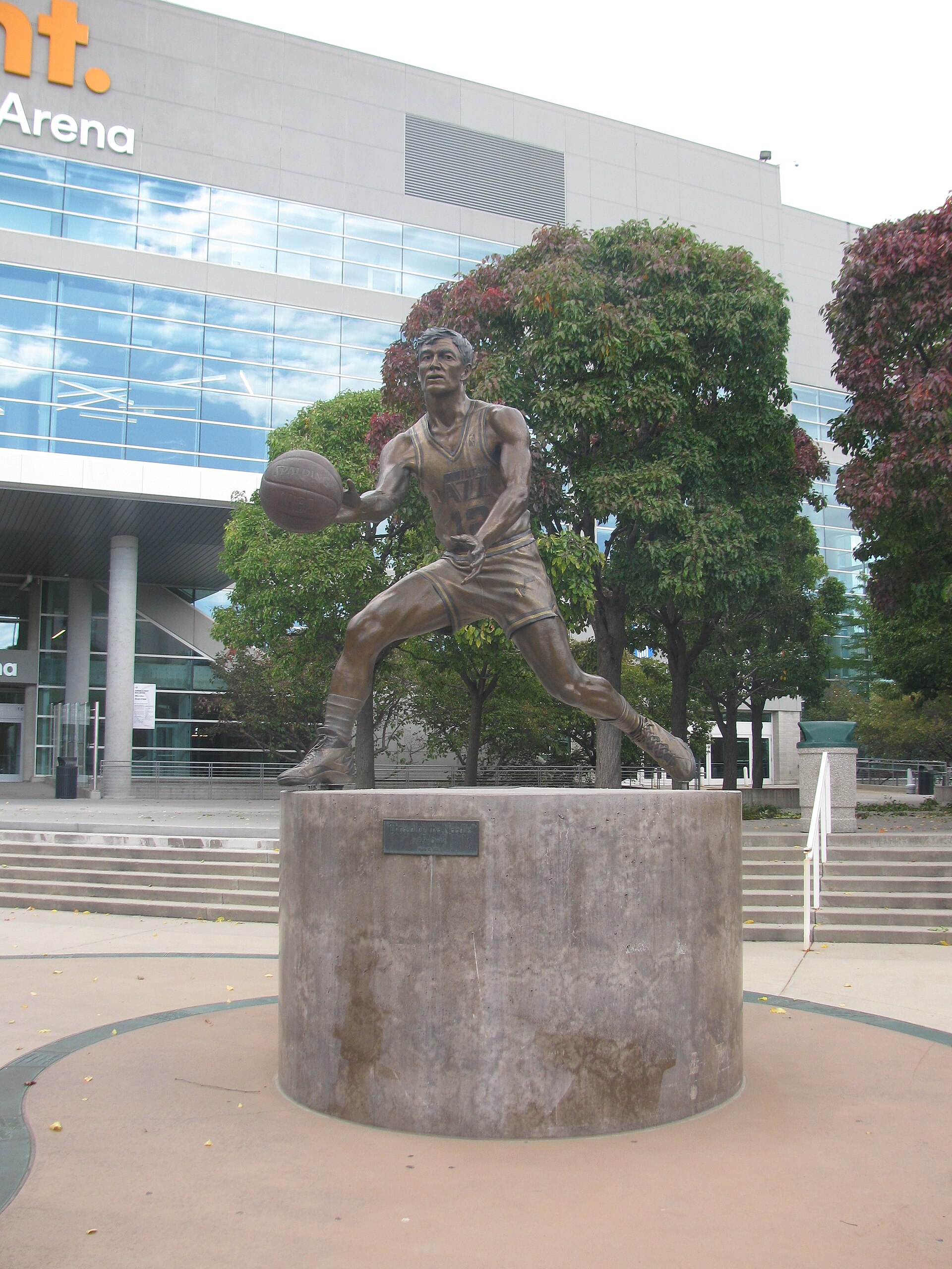 Imagem de referência relacionada a John Stockton, item descrito como basquetebolista estadunidense