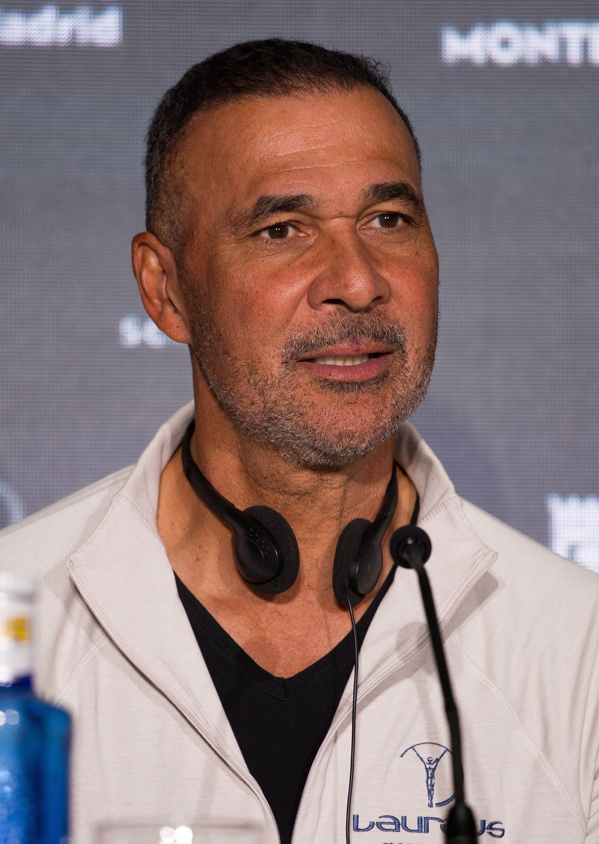 Imagem de referência relacionada a Ruud Gullit, item descrito como futebolista neerlandês