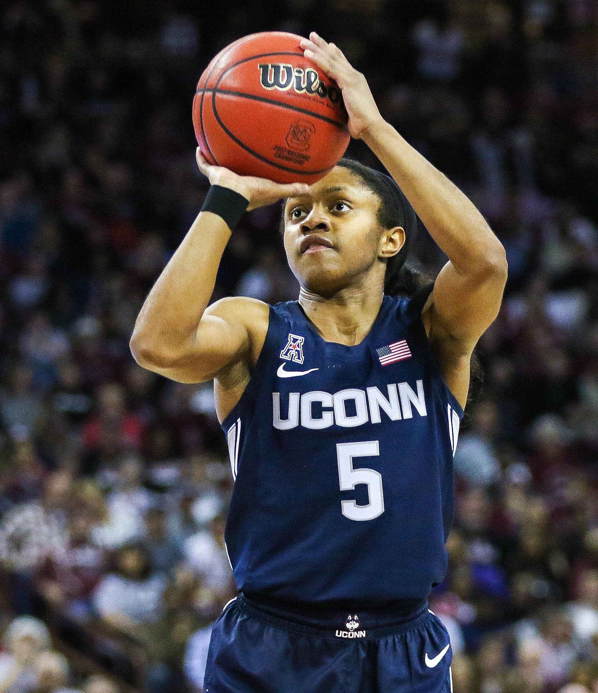 Imagem de referência de Crystal Dangerfield, descrito nos dados abertos como jogadora de basquetebol norte-americana