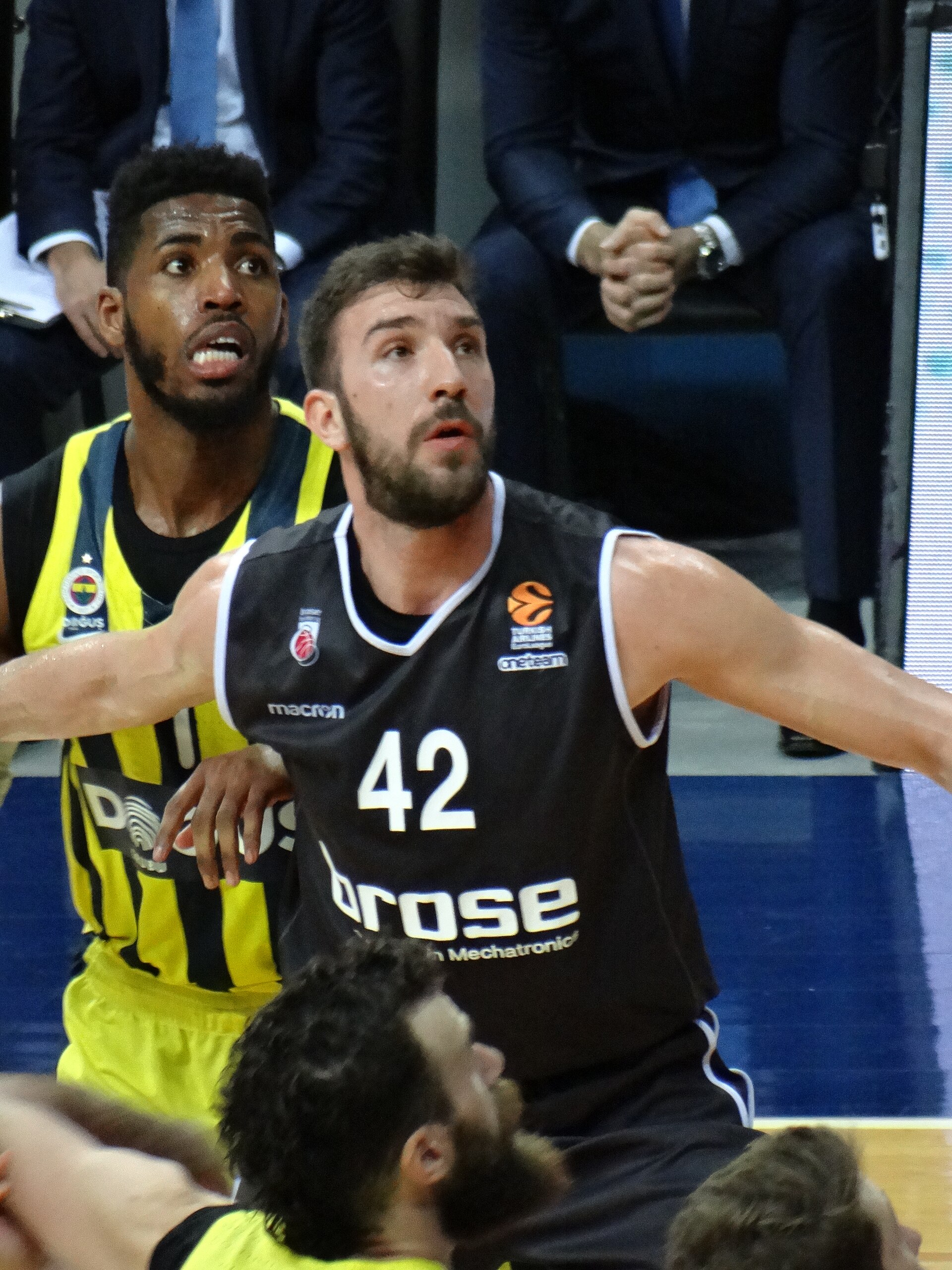 Imagem de referência de Dejan Musli, descrito nos dados abertos como jogador de basquetebol sérvio