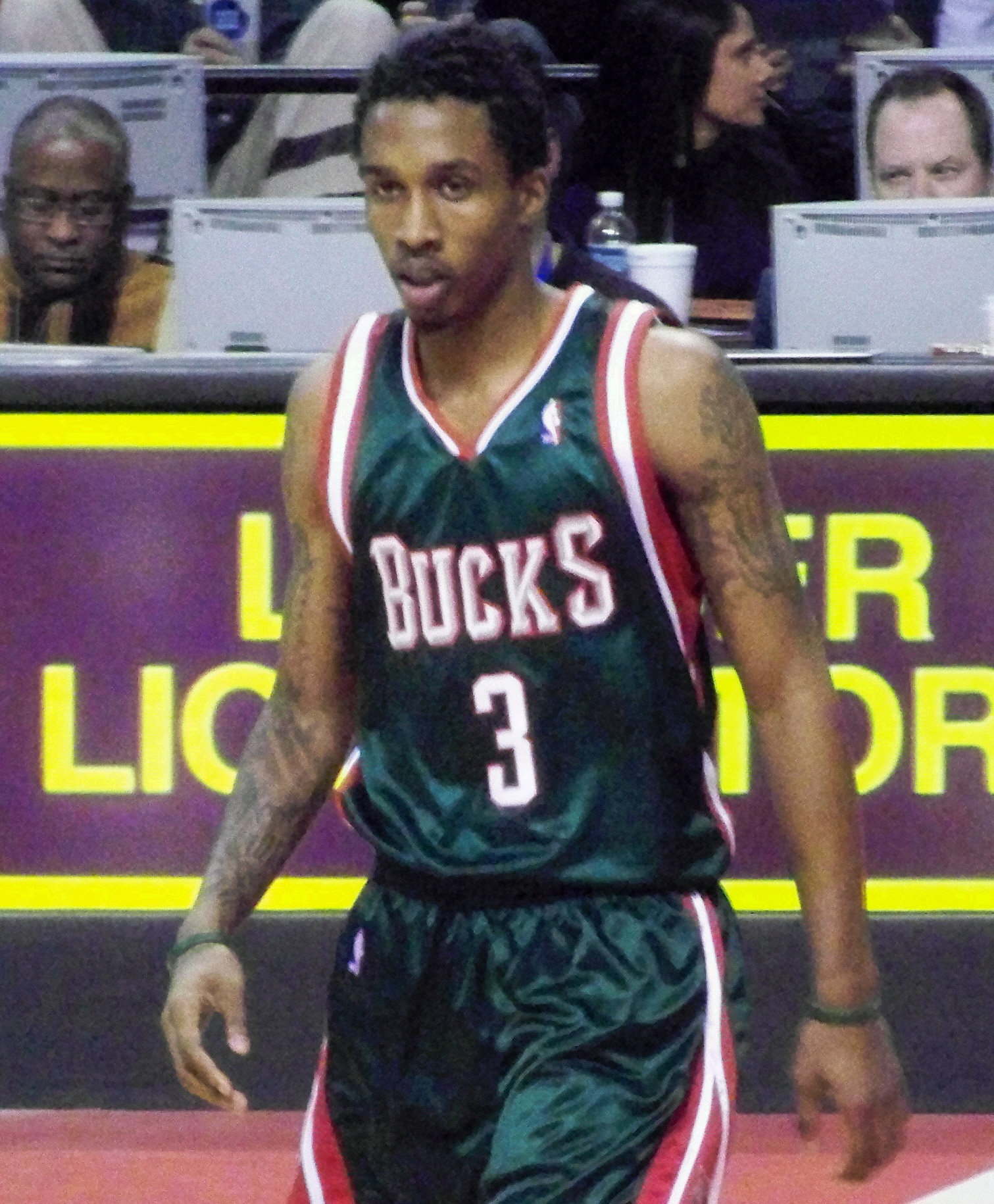 Imagem de referência relacionada a Brandon Jennings, item descrito como basquetebolista estadunidense