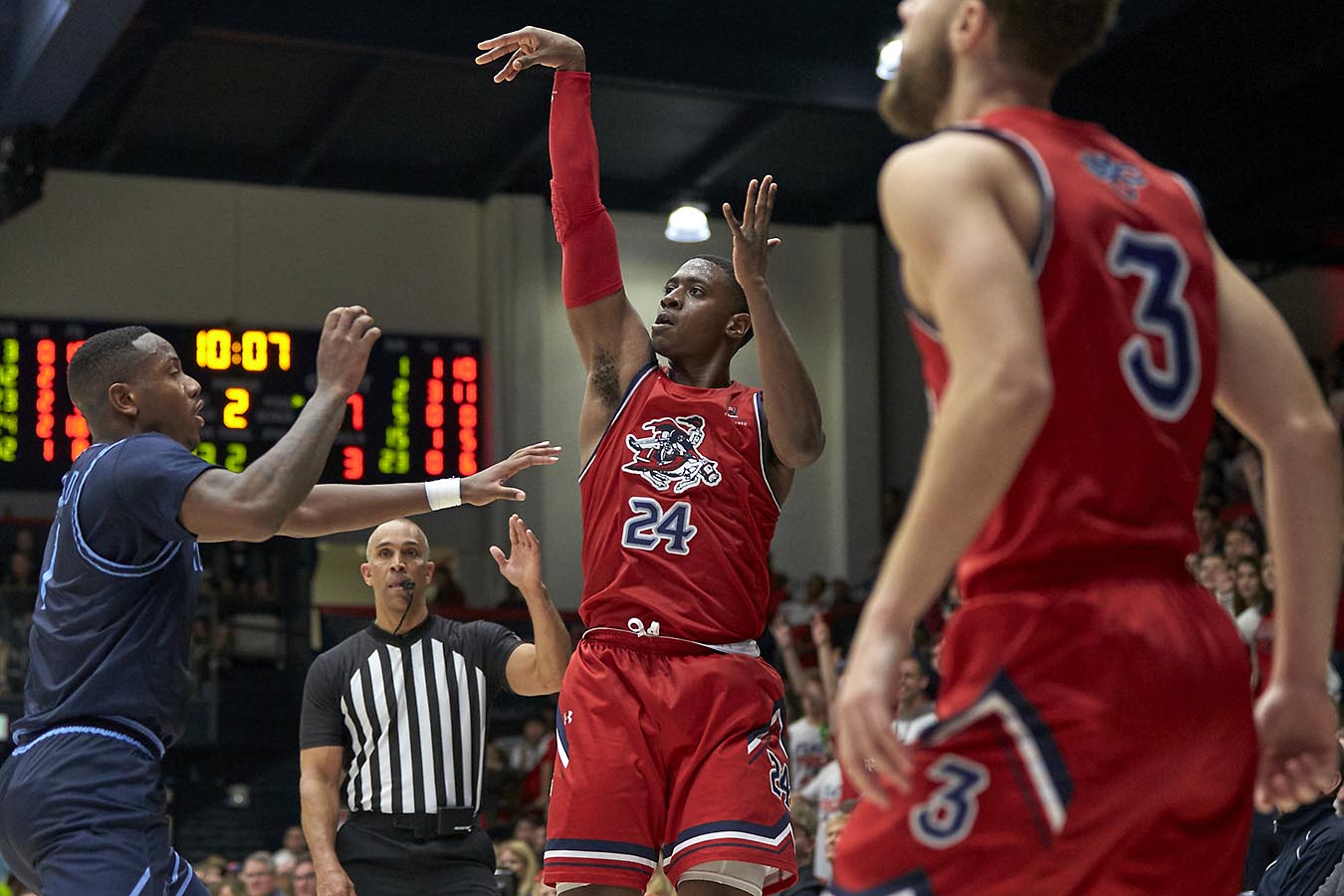 Imagem de referência de Malik Fitts, descrito nos dados abertos como jogador de basquetebol norte-americano