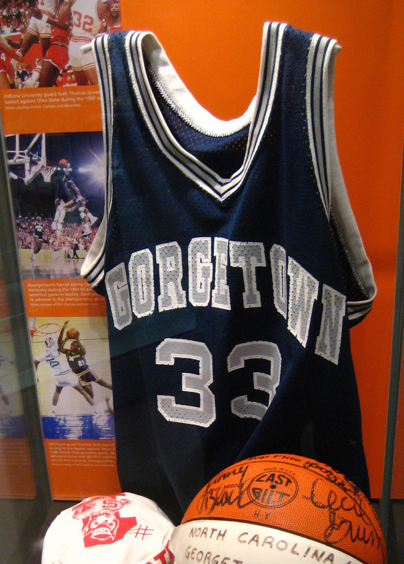 Imagem de referência de Patrick Ewing, descrito nos dados abertos como basquetebolista americano