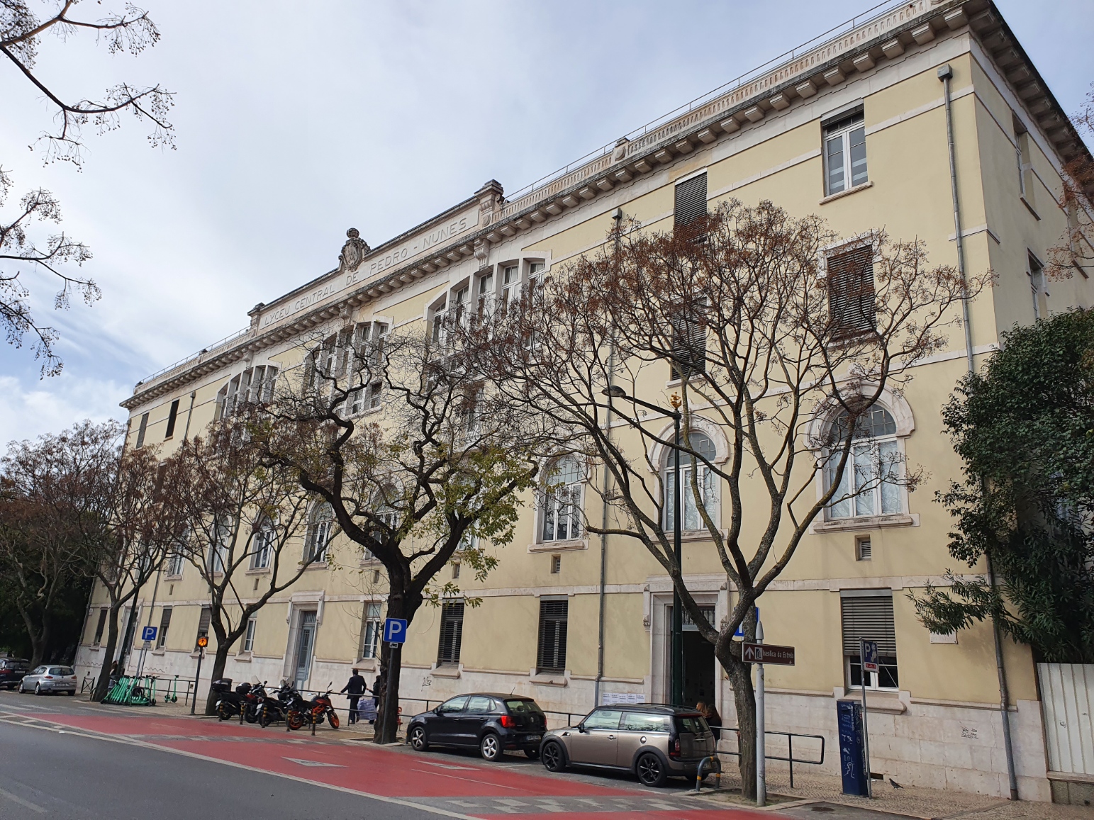 Imagem de referência de Liceu Pedro Nunes, descrito nos dados abertos como escola secundária de Lisboa, Portugal