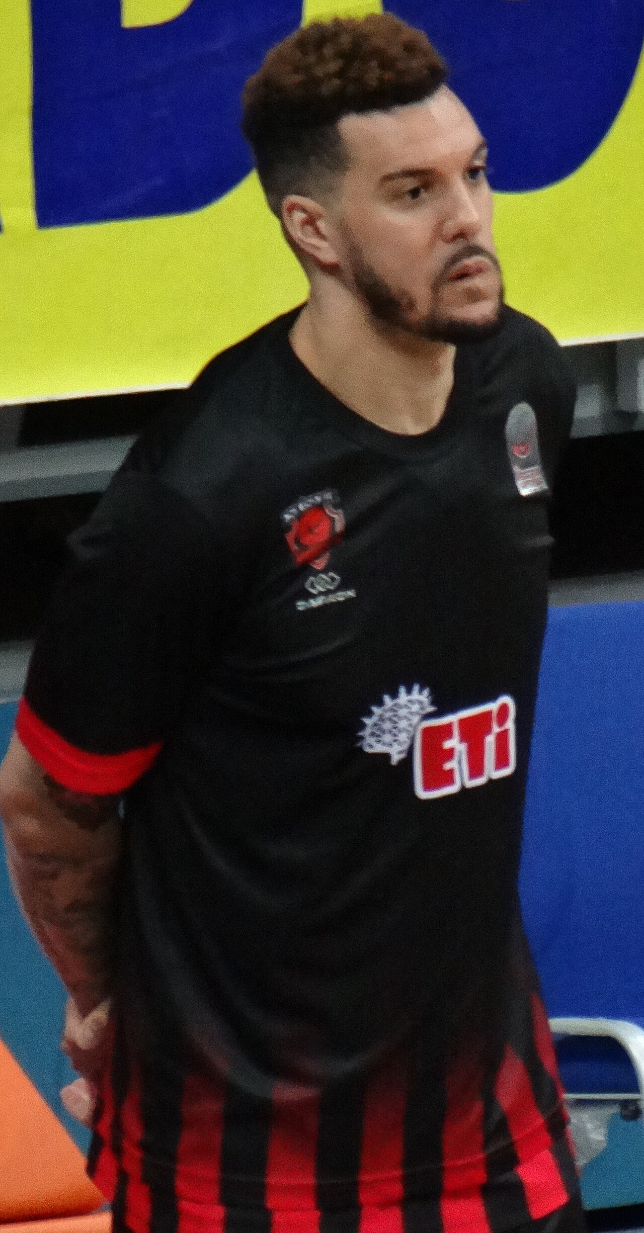 Imagem de referência relacionada a Sean Marshall, item descrito como basquetebolista estadunidense