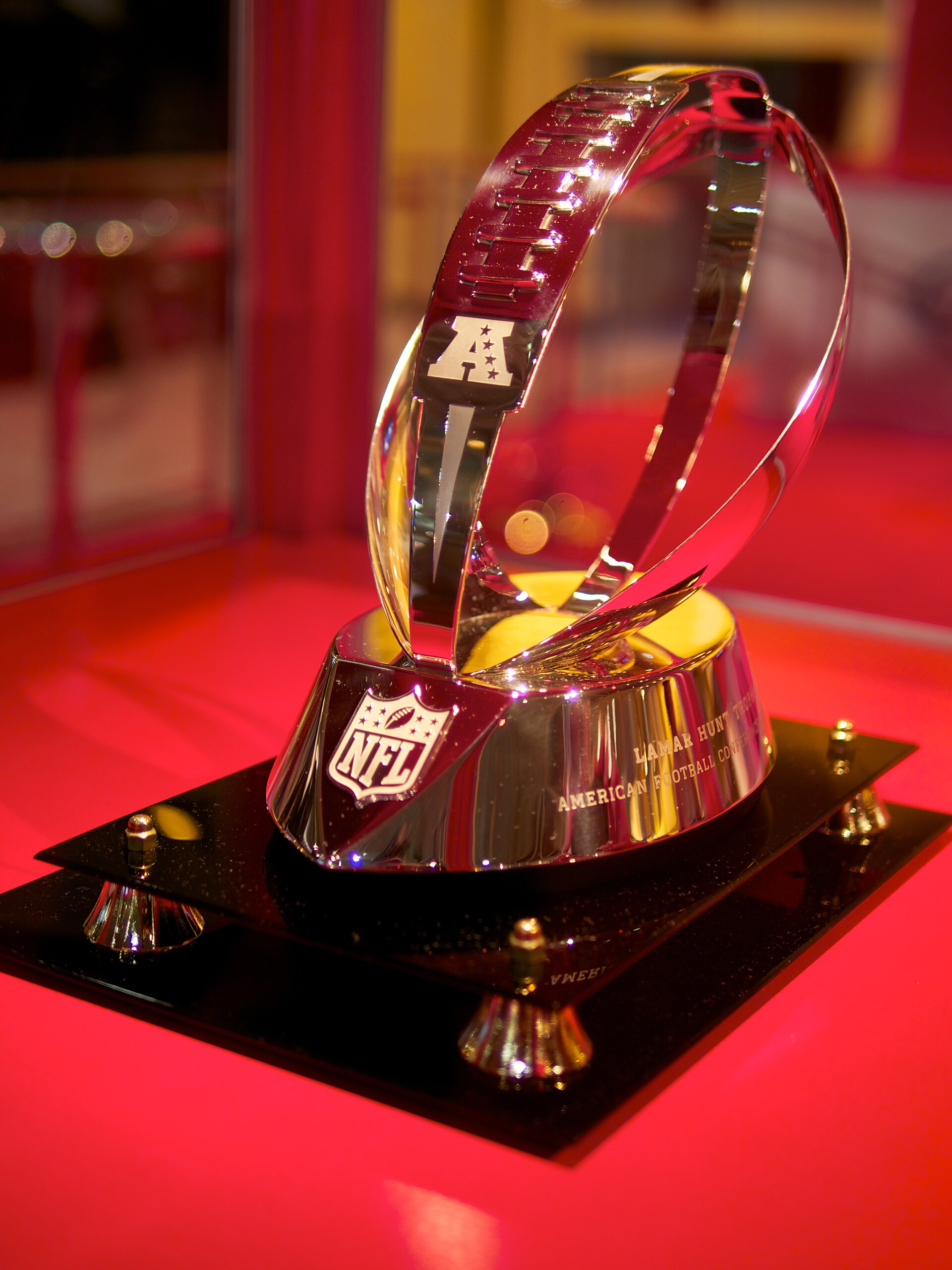 Imagem de referência de Lamar Hunt, descrito nos dados abertos como jogador de futebol americano dos Estados Unidos