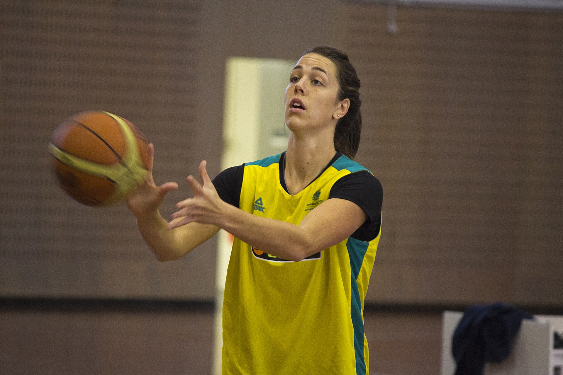 Imagem de referência relacionada a Jenna O'Hea, item descrito como jogadora de basquetebol australiana
