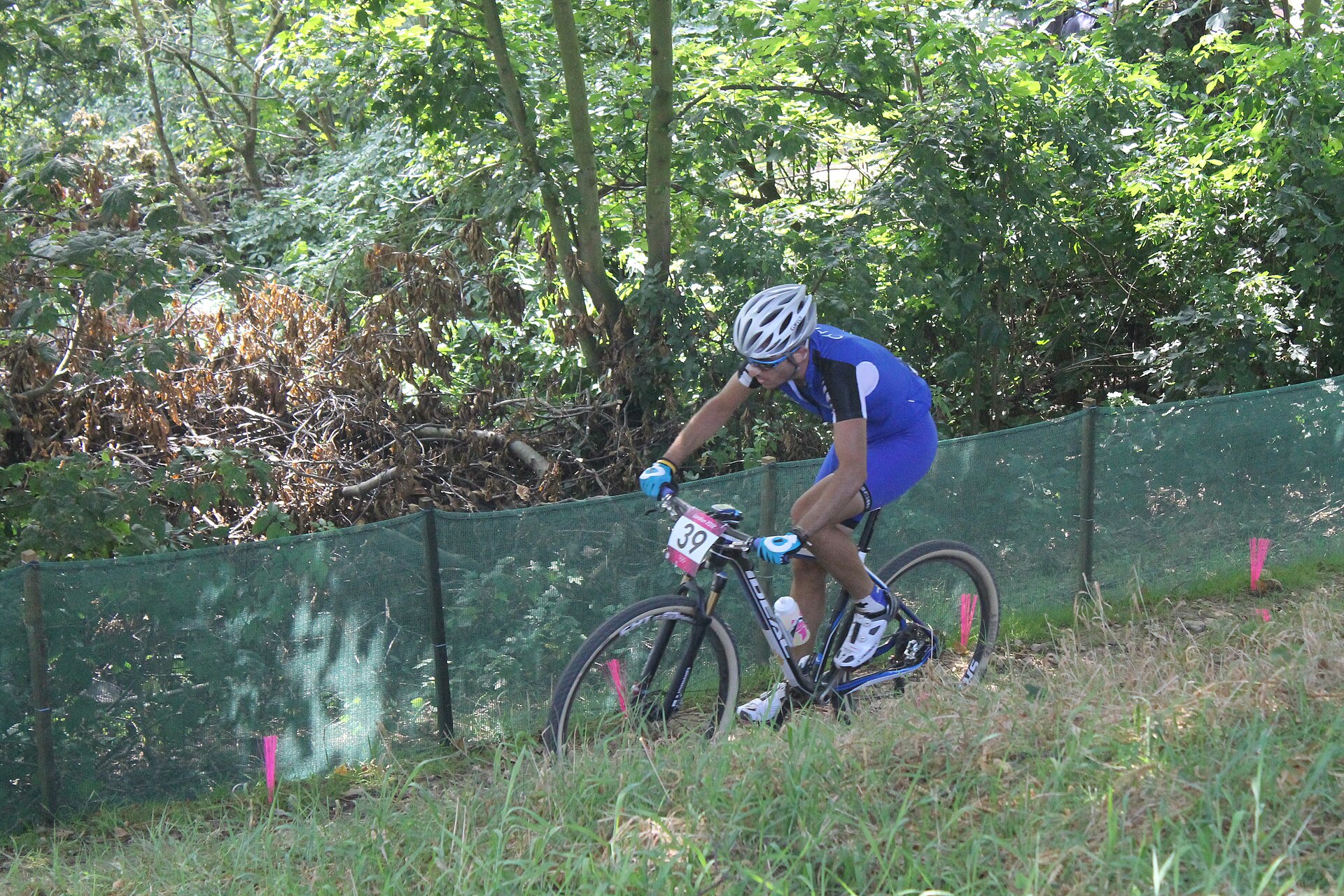 Imagem de referência de Marios Athanasiadis, descrito nos dados abertos como ciclista cipriota