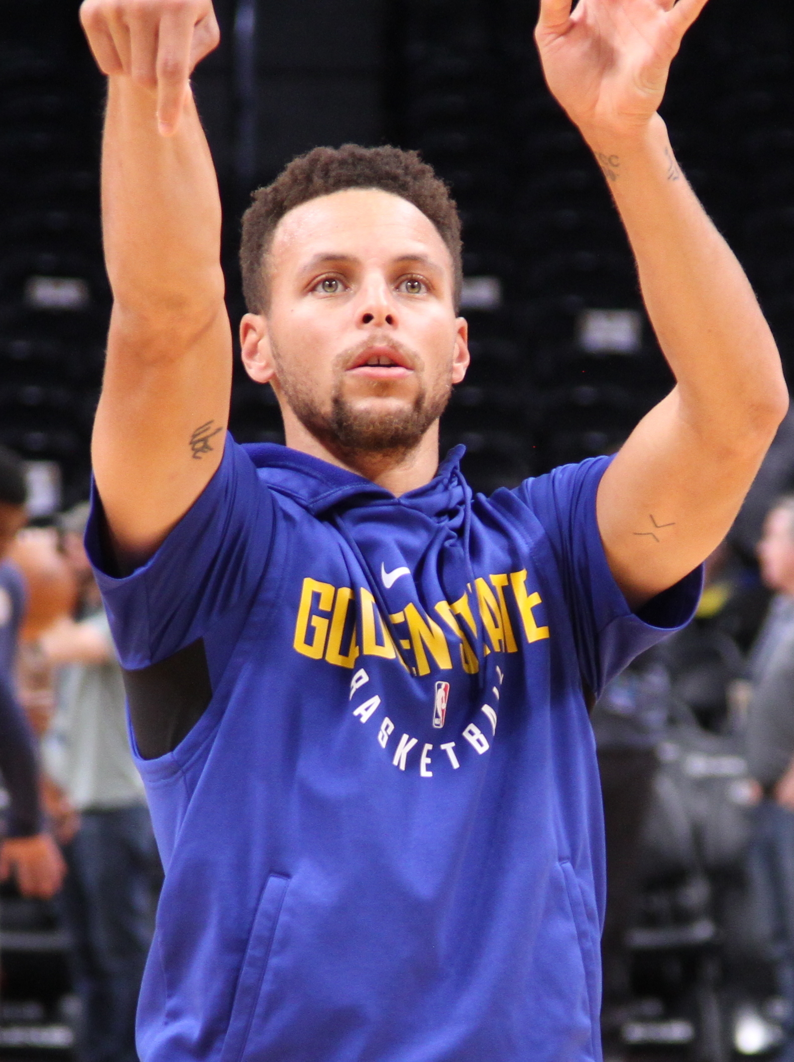 Imagem de referência de Stephen Curry, descrito nos dados abertos como basquetebolista estadunidense