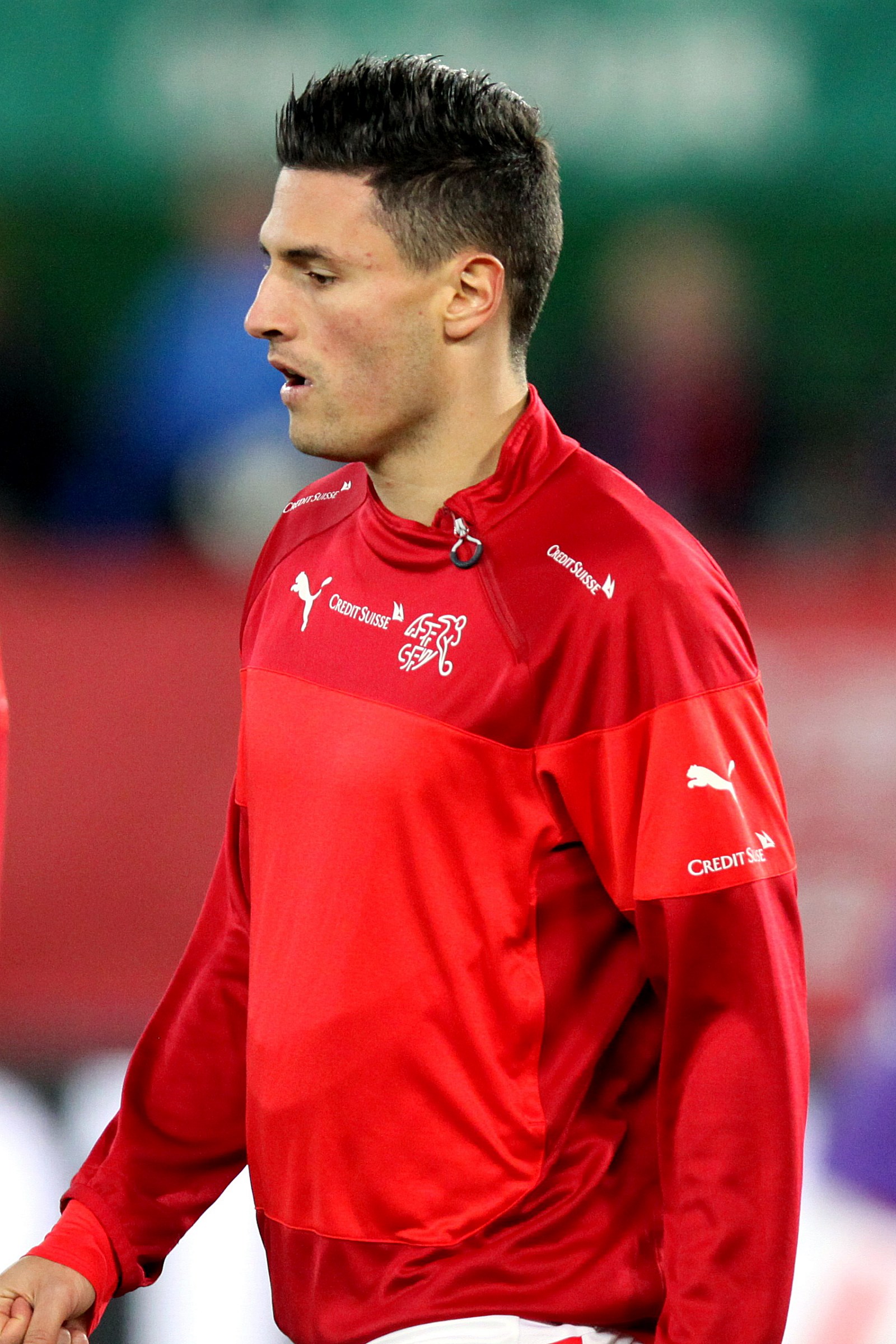 Imagem de referência de Fabian Schär, descrito nos dados abertos como futebolista suíço