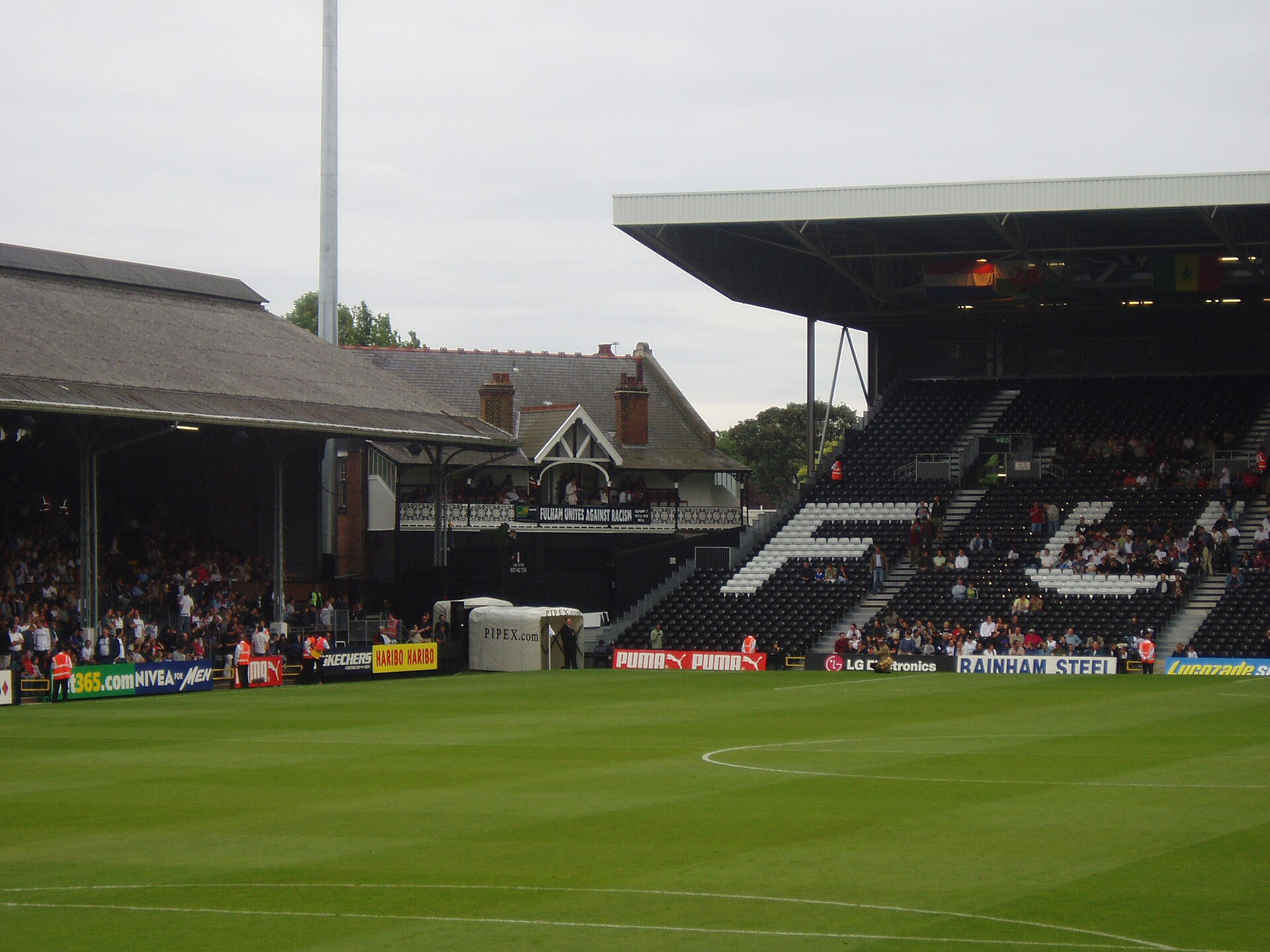 Imagem de referência relacionada a Fulham Football Club, item descrito como clube inglês de futebol