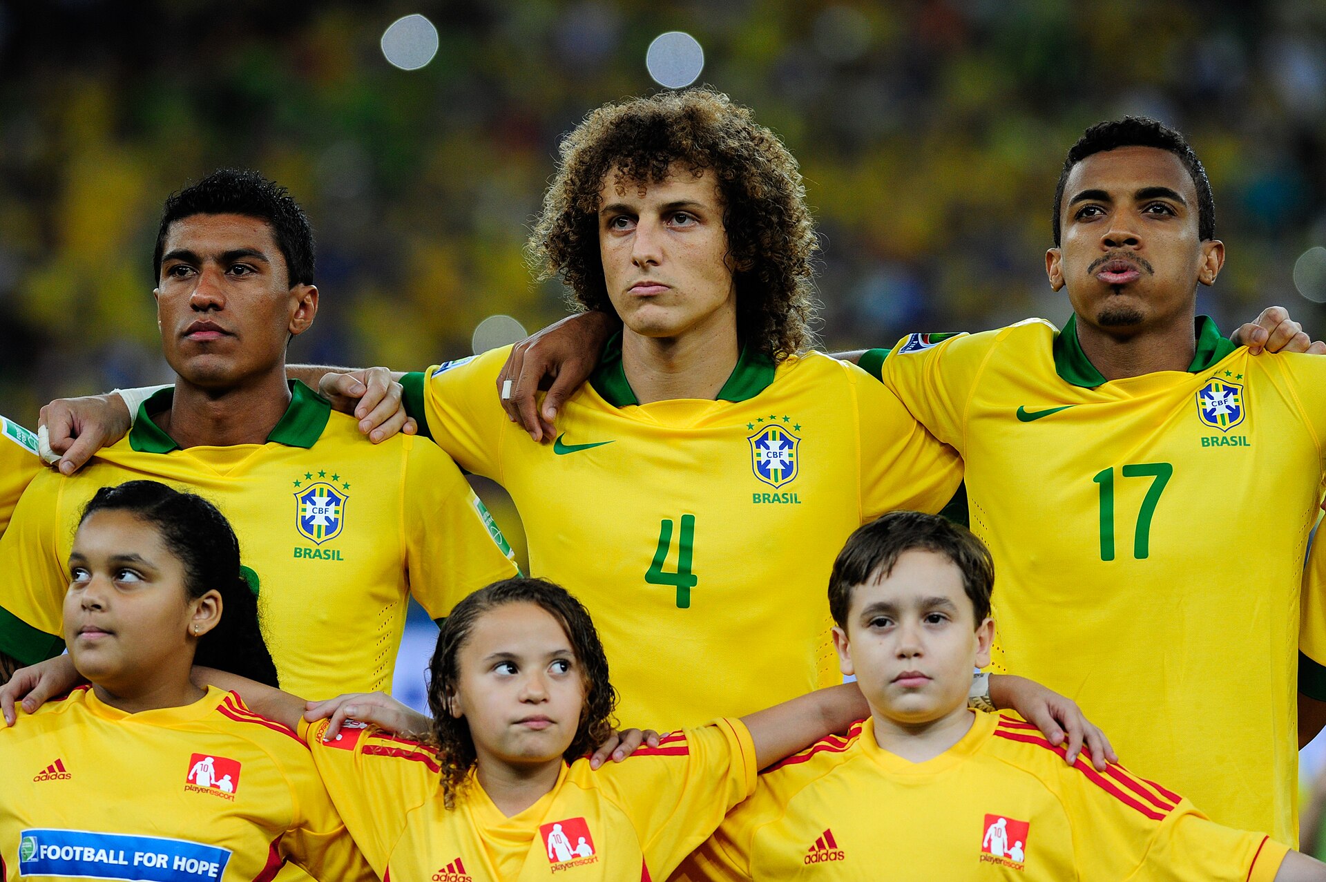 Imagem de referência relacionada a Luiz Gustavo, item descrito como futebolista brasileiro