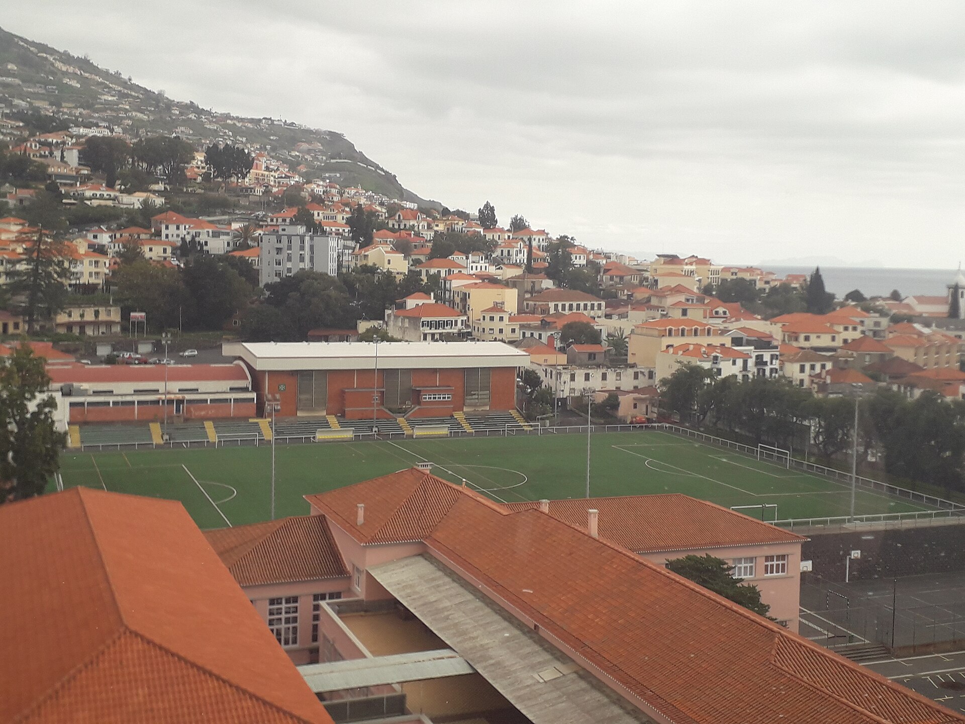Imagem de referência de Campo Adelino Rodrigues, descrito nos dados abertos como campo de futebol no Funchal, Madeira, Portugal