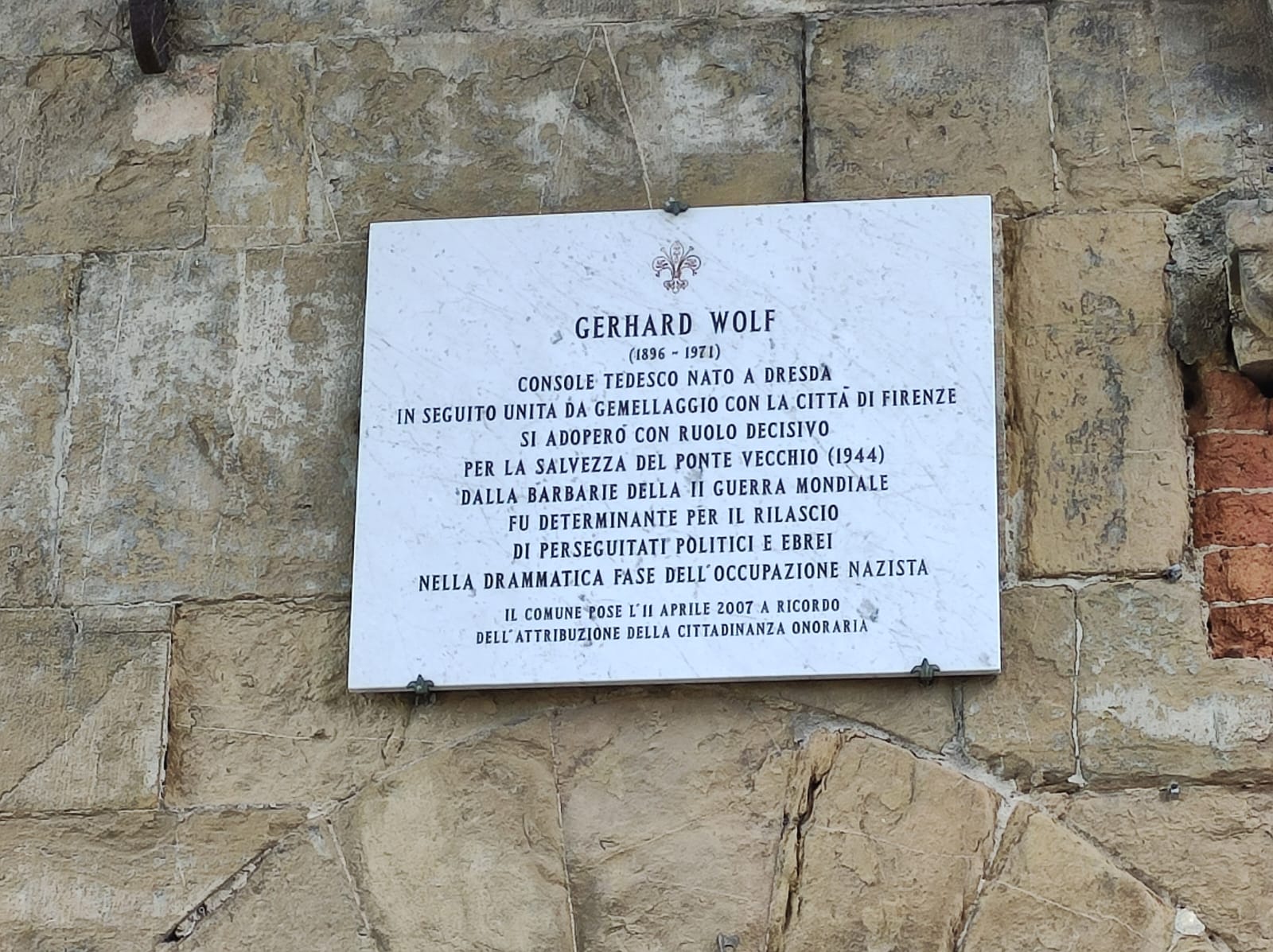 Imagem de referência relacionada a Uwe Wolf, item descrito como futebolista alemão