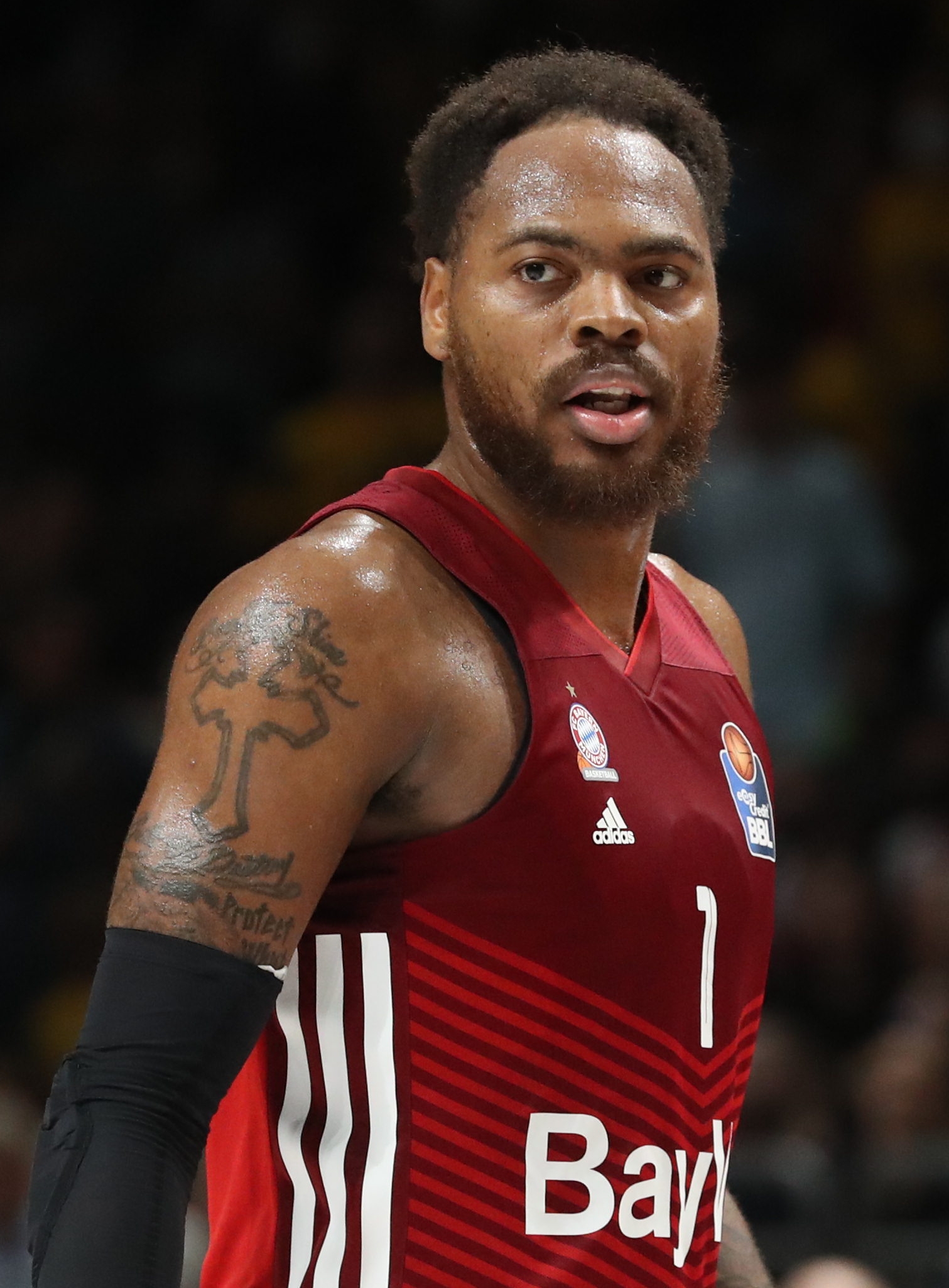 Imagem de referência relacionada a Deshaun Thomas, item descrito como basquetebolista estadunidense