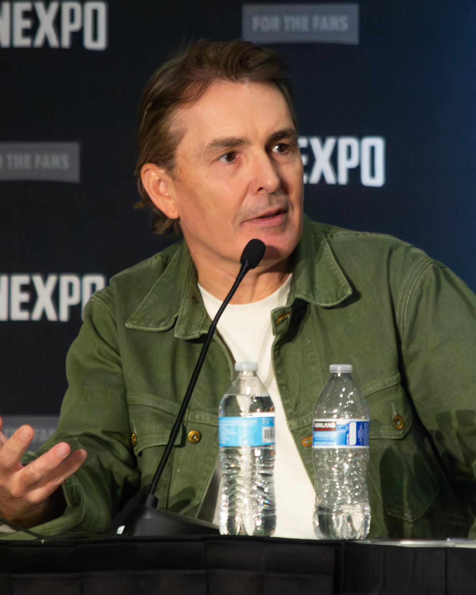 Imagem de referência de Nolan North, descrito nos dados abertos como ator americano