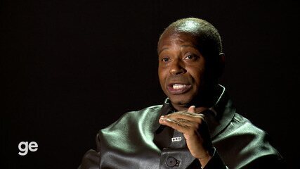 Edilson detona ex-jogadores: “Depois que para de jogar todo mundo vira o Messi da vida”