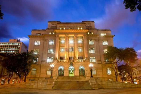 Vereador vai ao MPSP contra contrato que paga perfis com posts políticos