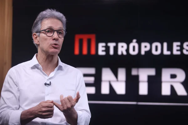 TSE manda tirar do ar jingle de Zema com sátira a Lula e ministros do STF