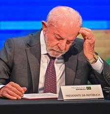 Luiz Inácio Lula da Silva (PT), presidente e candidato à reeleição, durante assinatura de Medida Provisória nesta sexta-feira, 25 Foto: ROBERTO SUNGI/ATO PRESS/ESTADÃO CONTEÚDO