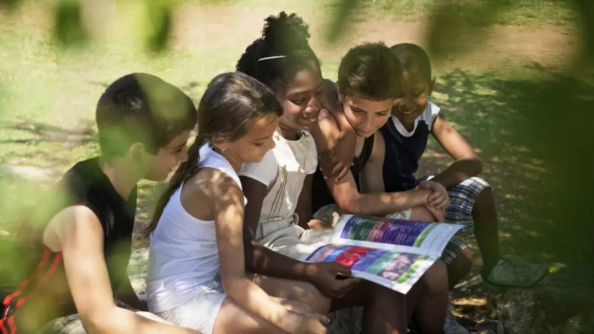 Num mundo fragmentado, ler é um ato de rebeldia (por Nazaré Castellanos)