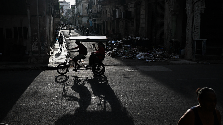 Cuba mergulha no apagão total enquanto a rede elétrica colapsa novamente, Embaixada dos EUA alerta