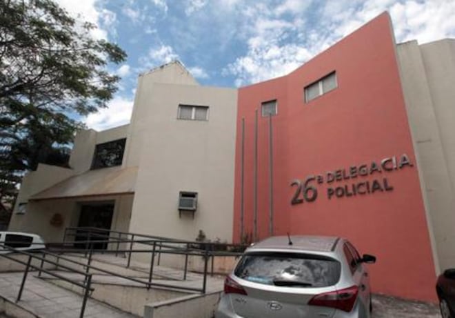 Recepcionista de academia é presa por furtar pagamentos em dinheiro de alunos no Rio