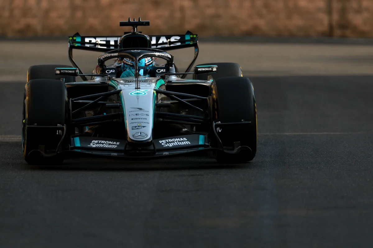 F1: George Russell supera rivais e lidera 2º treino livre no Azerbaijão