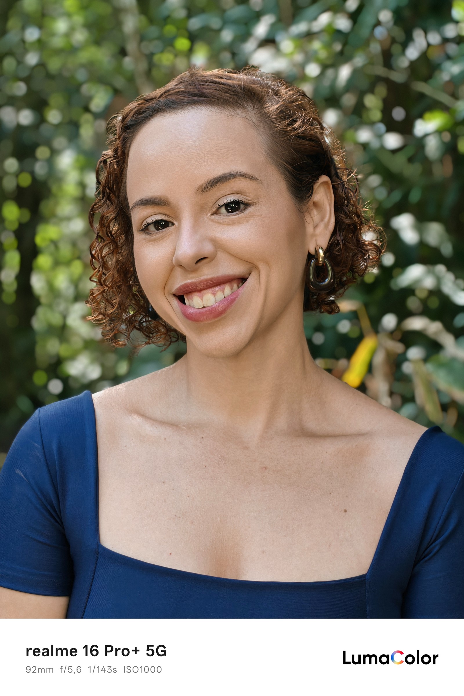Ana Letícia sorrindo; foto tirada com modo retrato do realme 16 Pro+ — Foto: Ana Letícia Loubak/TechTudo