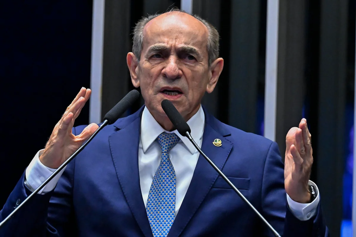 Governista diz que votaria em emenda de Flávio por reduzir maioridade penal