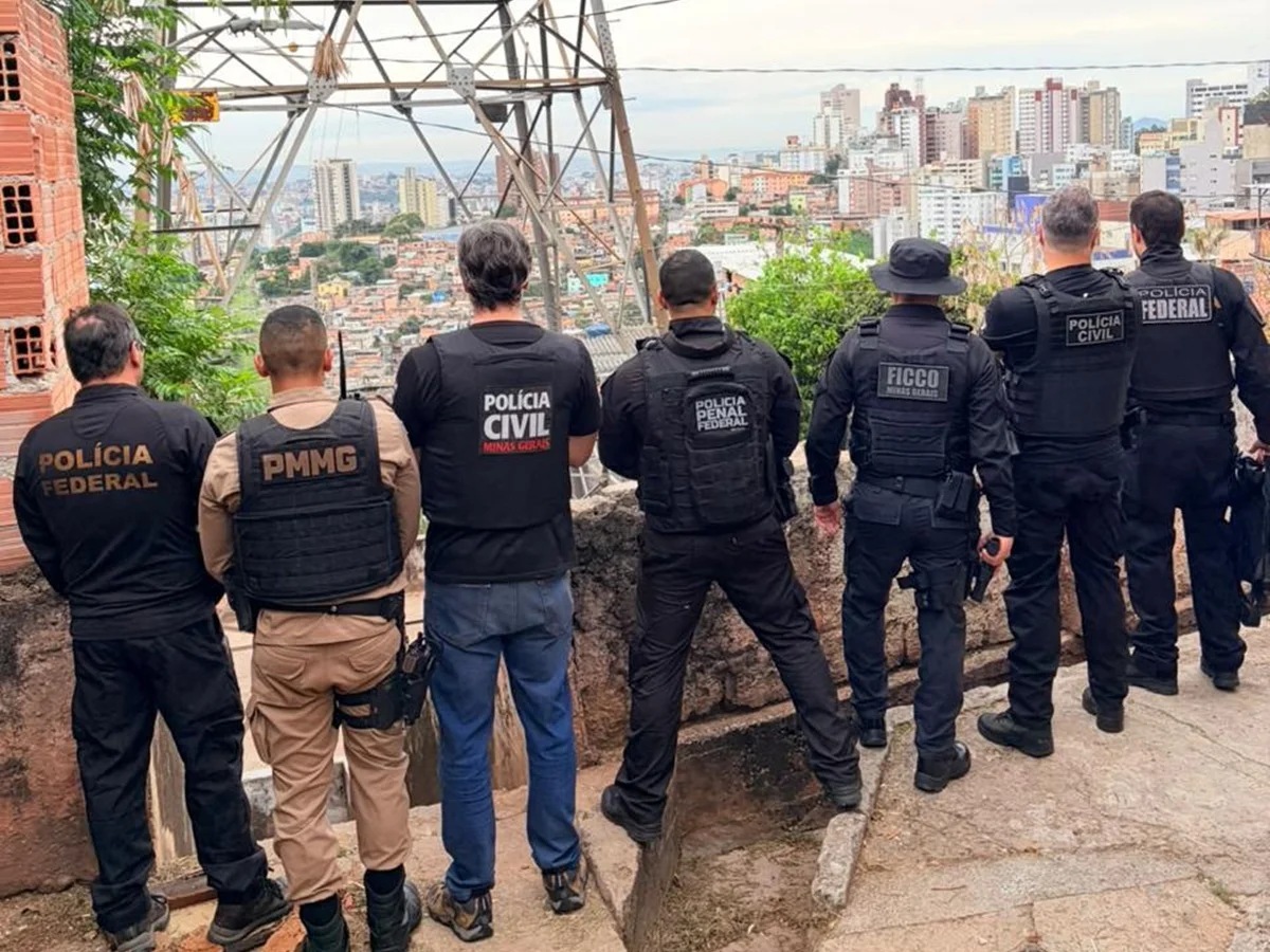 Ação contra tráfico e armas atinge facção no Morro das Pedras, em BH