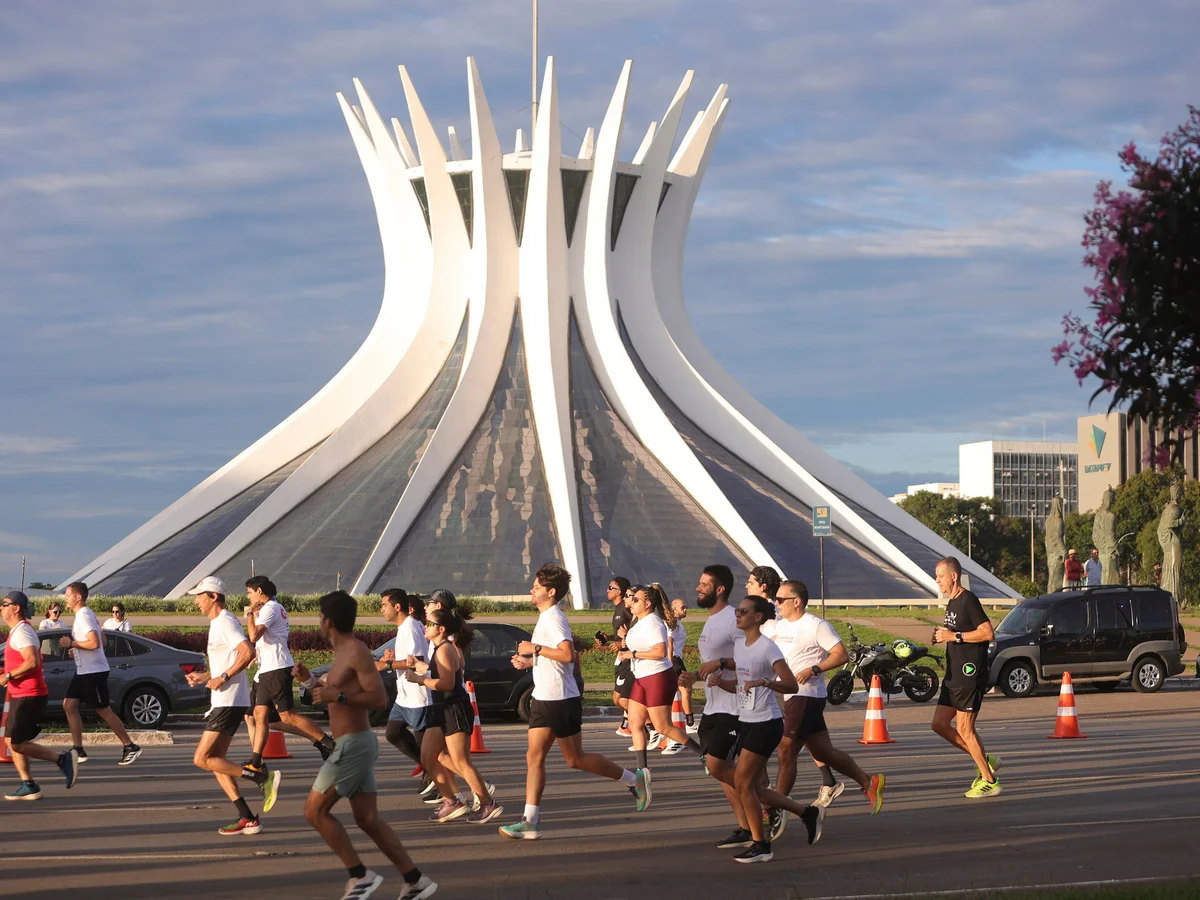Metrópoles Endurance Corrida: médico explica benefícios de correr à noite
