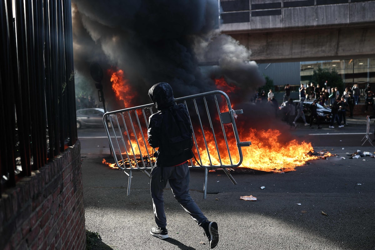 França tem dia nacional de protestos e atos estudantis se multiplicam pelo país