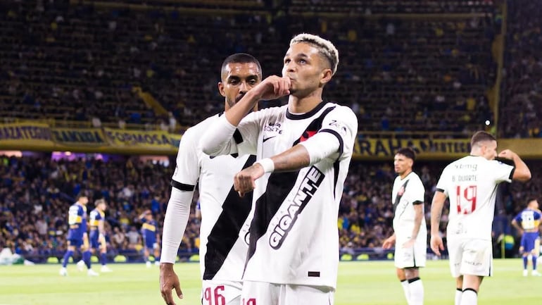Com dinheiro, Vasco saindo das trevas. Venceu o Boca e calou a Bombonera. Pela semifinal da Sul-Americana. Depois de 26 anos pode voltar a disputar uma final