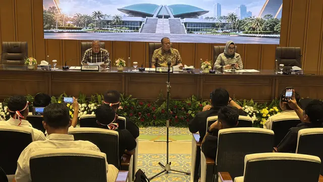 Mitra BGN Mengadu DPR, Saan: Senin Kami Pertemukan dengan Kepala BGN