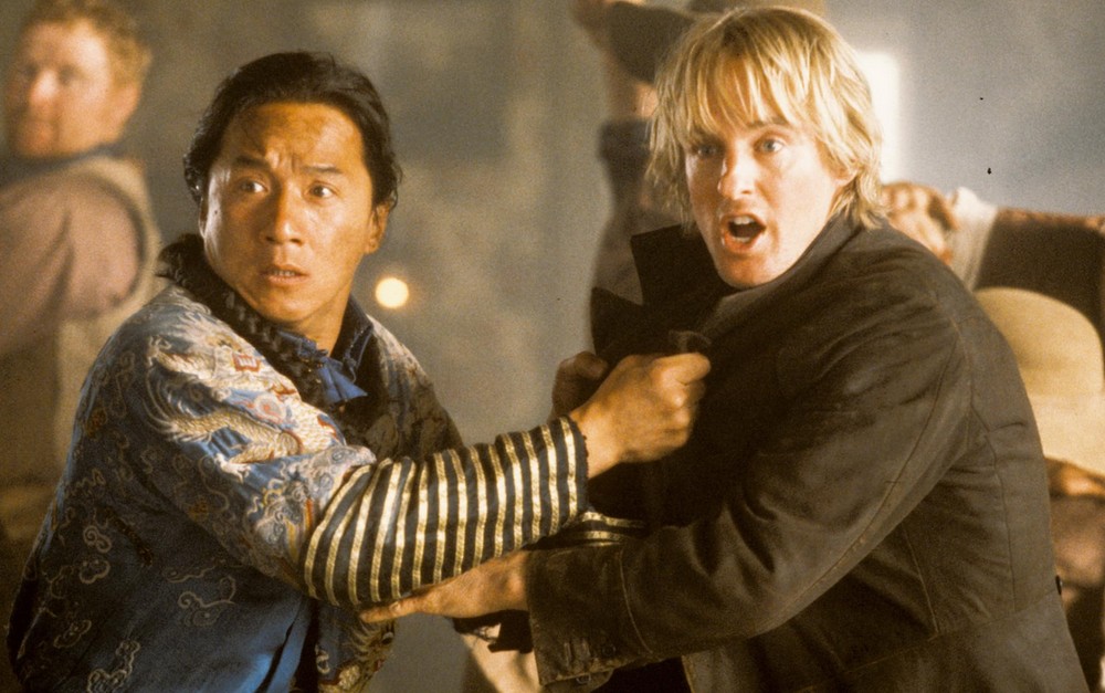 Os atores Jackie Chan e Owen Wilson estrelam o filme americano Bater ou Correr — Foto: Reprodução/IMDb