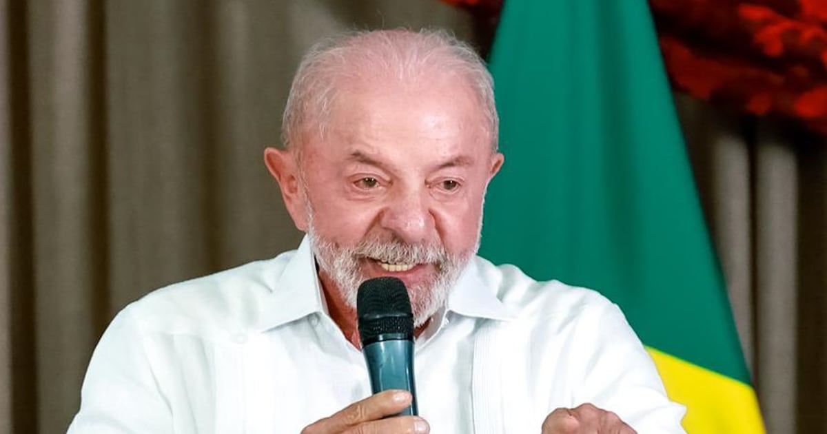 Lula aceita condições de Flávio Bolsonaro para quebra de sigilos, diz Camilo Santana