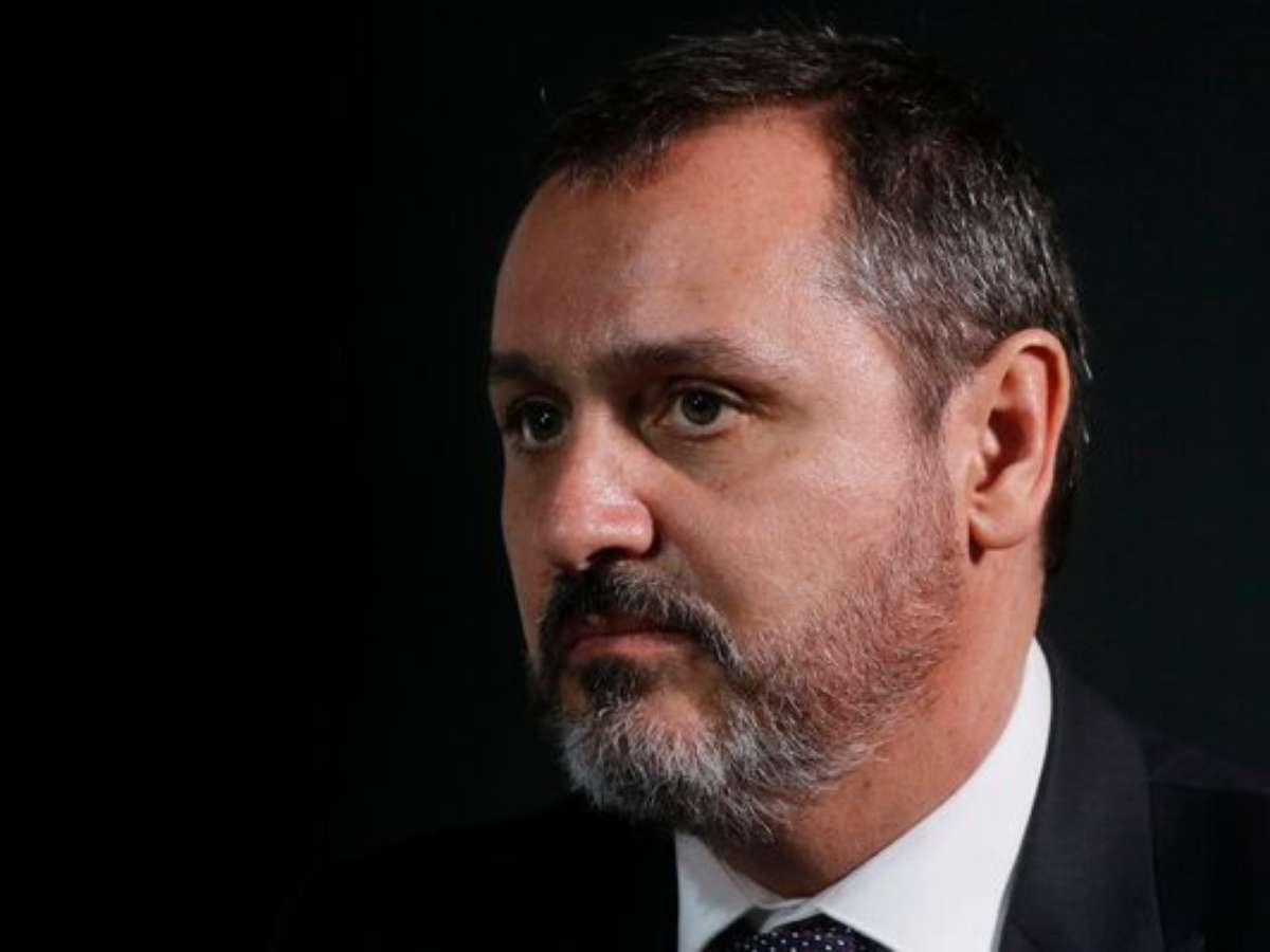 Flávio Bolsonaro pede investigação contra diretor-geral da PF e alega 'uso eleitoral da corporação'