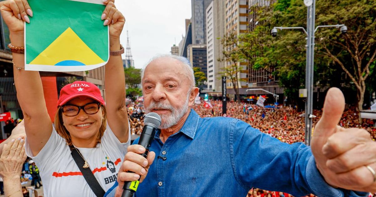 Campanha de Lula avalia como explorar fim da 6x1, mesmo com voto favorável de Flávio