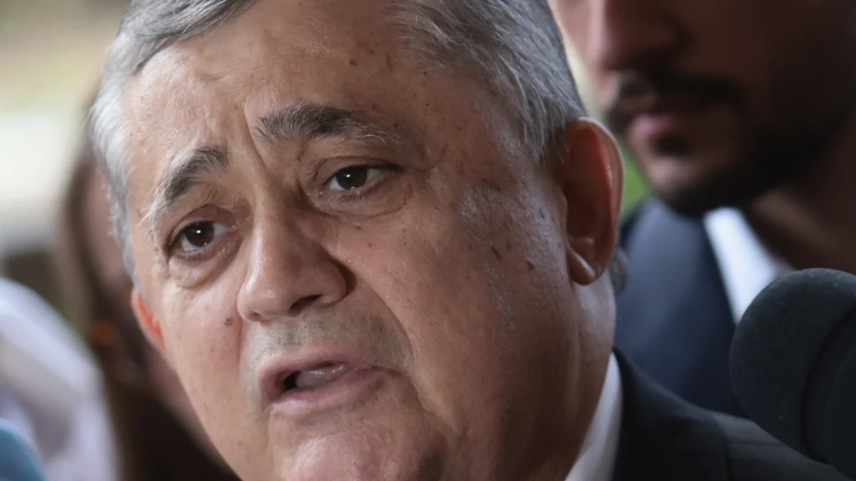 Guimarães diz que "paga para ver" bolsonaristas votarem contra fim da 6x1