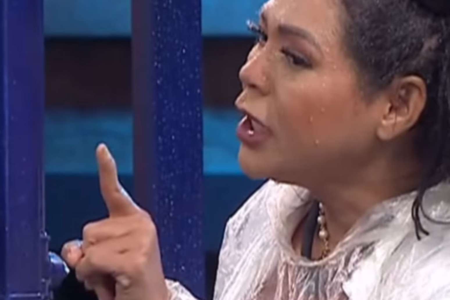 Darlin ataca Maíra Charken durante dinâmica
