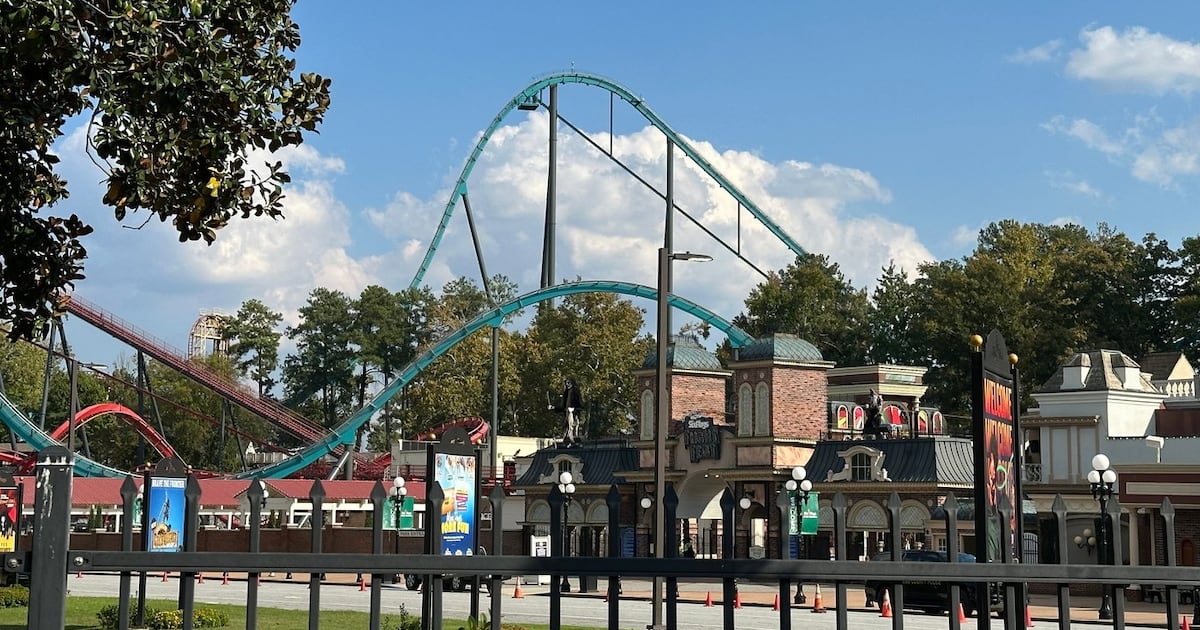 A Six Flags diz que instalará cintos de segurança no montanha-russa da Geórgia após a morte de um passageiro.