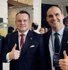 Eurodeputado polonês Dominik Tarczyński mira brasileiras após publicação nas redes Foto: Reprodução/Instagram/dominiktarczynski