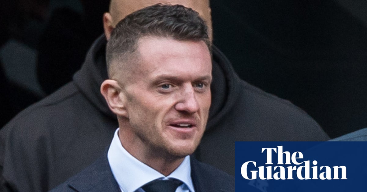 Jornalistas foram forçados a fugir de suas casas após Tommy Robinson compartilhar imagens de onde viviam online, informou o tribunal