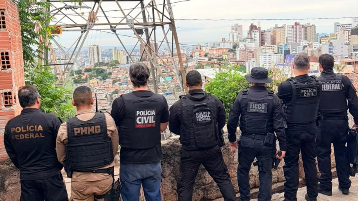 Ação contra tráfico e armas atinge facção no Morro das Pedras, em BH